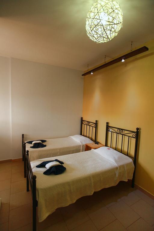 Oikeion Aparthotel Ермополи Стая снимка